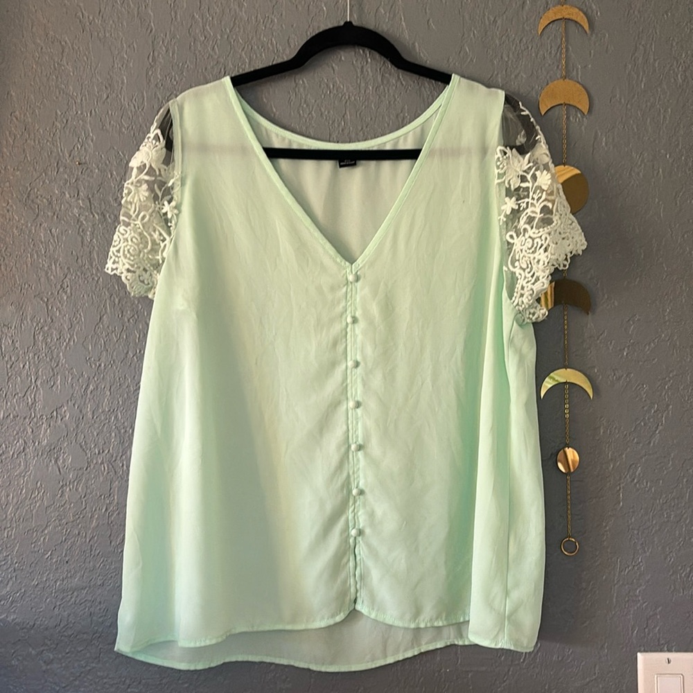 LEAVES TODAY-MAKE OFFER: SHEIN curve chiffon Top